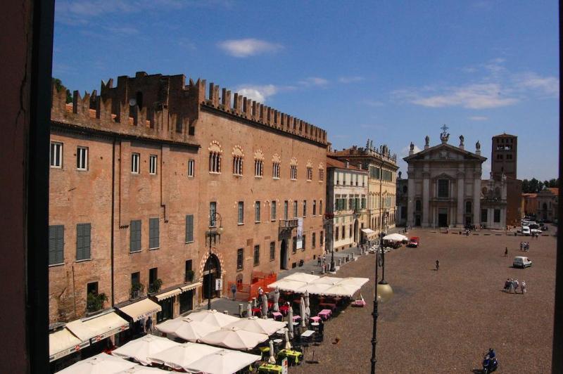 Due Guerrieri   Mantova - Genel