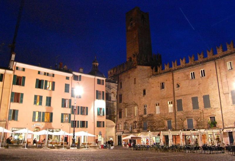 Due Guerrieri   Mantova - Genel