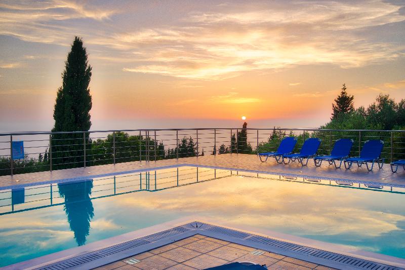 Studios Vrionis Panoramic Sunset - Havuz