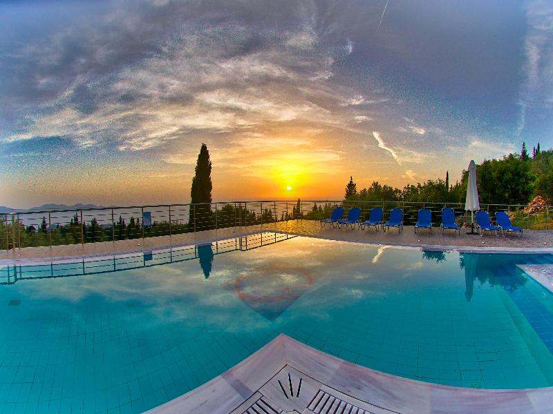 Studios Vrionis Panoramic Sunset - Havuz