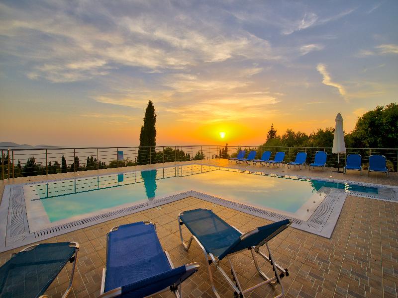 Studios Vrionis Panoramic Sunset - Havuz