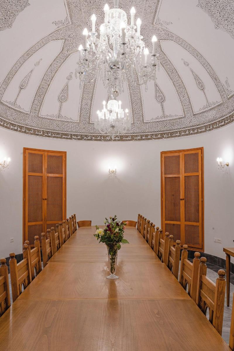 Dar Ben Gacem - Toplantı
