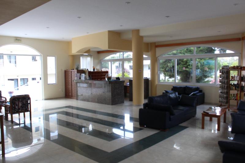 Tivoli Hotel - Lobi