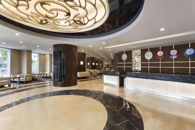 Ramada Plaza By Wyndham Izmir - Lobi