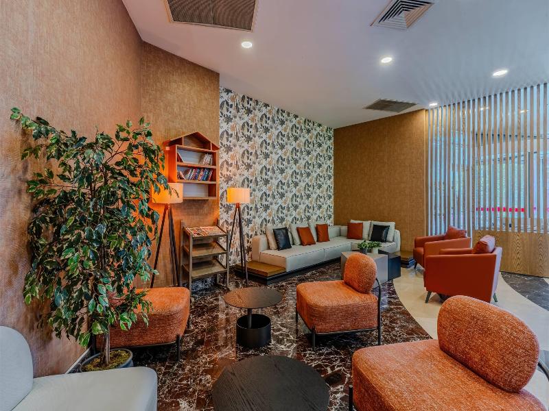 Ramada Plaza By Wyndham Izmir - Lobi