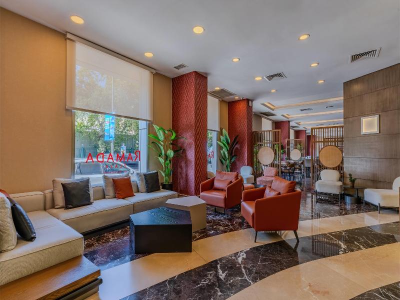 Ramada Plaza By Wyndham Izmir - Lobi