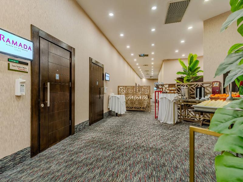 Ramada Plaza By Wyndham Izmir - Toplantı