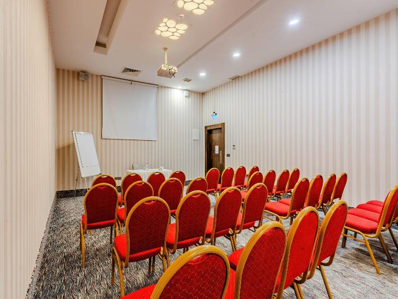 Ramada Plaza By Wyndham Izmir - Toplantı