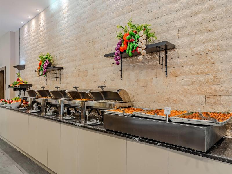 Ramada Plaza By Wyndham Izmir - Restoran