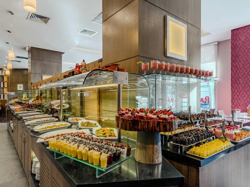 Ramada Plaza By Wyndham Izmir - Restoran