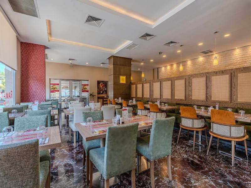 Ramada Plaza By Wyndham Izmir - Restoran