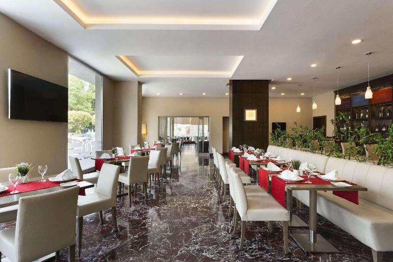Ramada Plaza By Wyndham Izmir - Restoran