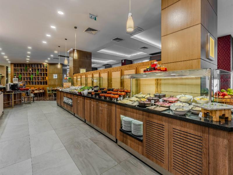 Ramada Plaza By Wyndham Izmir - Restoran