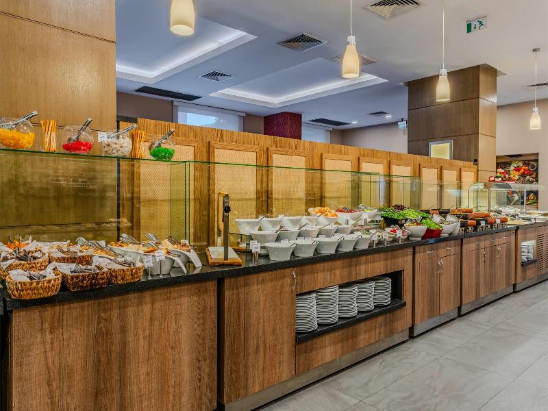 Ramada Plaza By Wyndham Izmir - Restoran