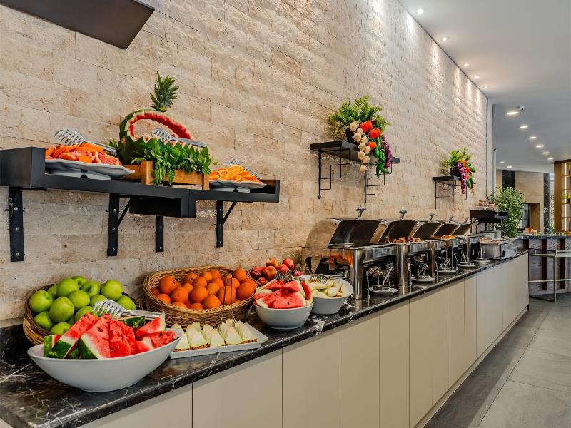 Ramada Plaza By Wyndham Izmir - Restoran