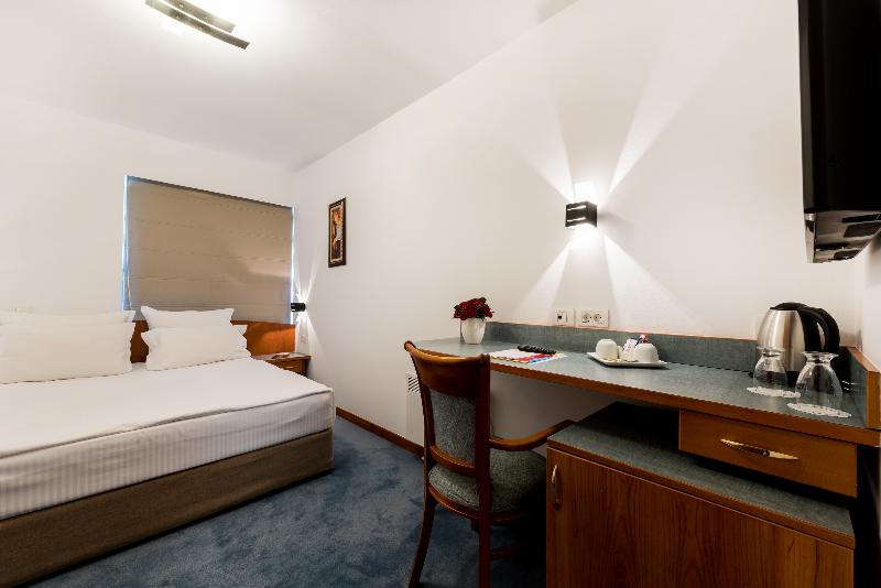Duke Hotel Romana - Oda