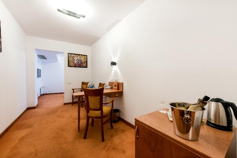 Duke Hotel Romana - Oda