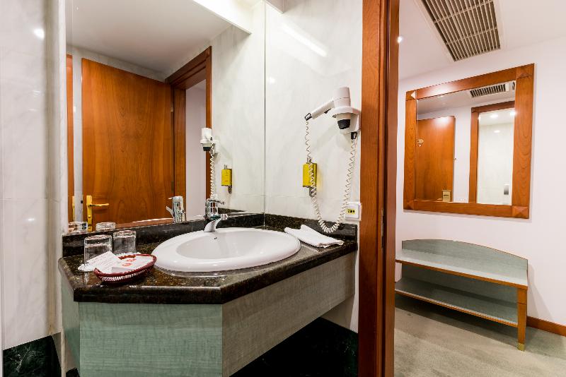 Duke Hotel Romana - Oda
