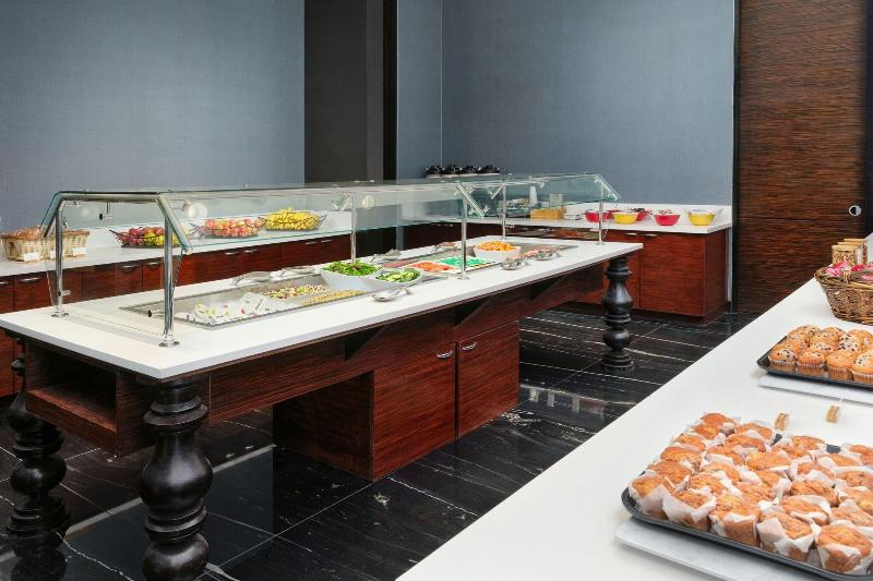 Residence Inn New York Manhattan/Central Park - Restoran
