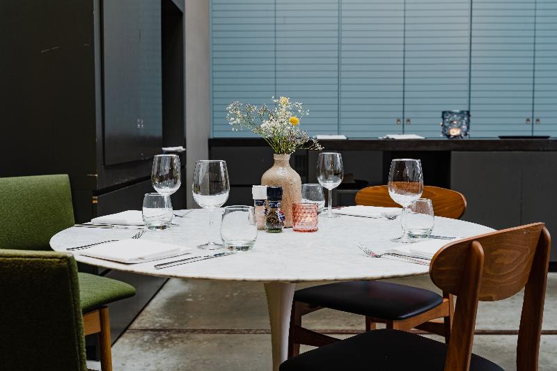 Hotel De Hallen - Restoran