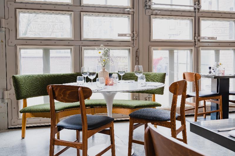 Hotel De Hallen - Restoran