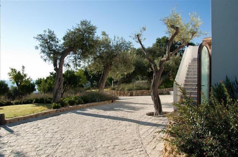 Baia Delphis Resort - Genel