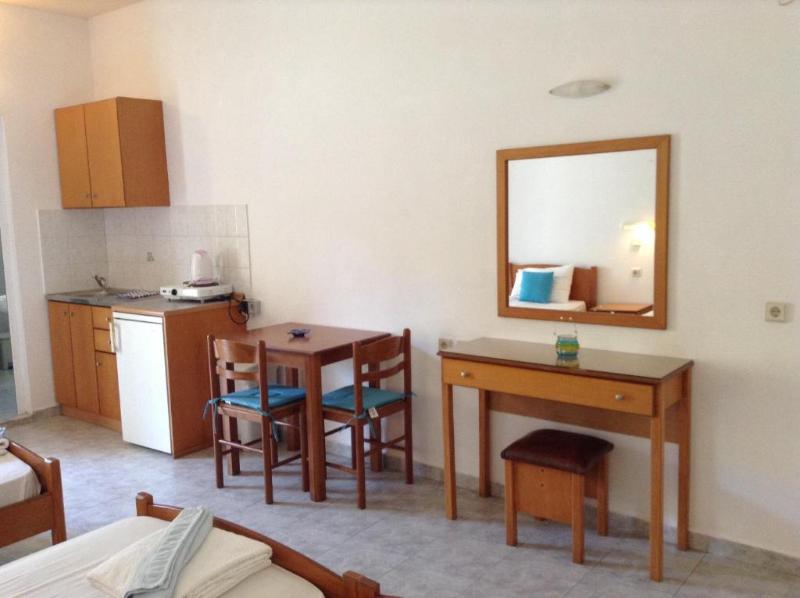 Elpida Beach Studios - Oda