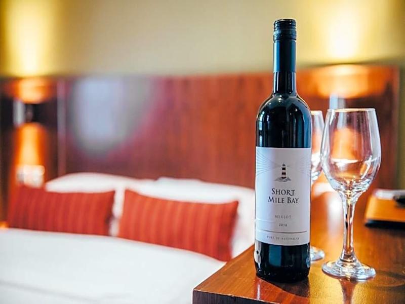 The Commercial Hotel - Genel