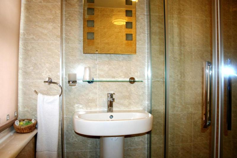 Ilfracombe House Hotel - Oda