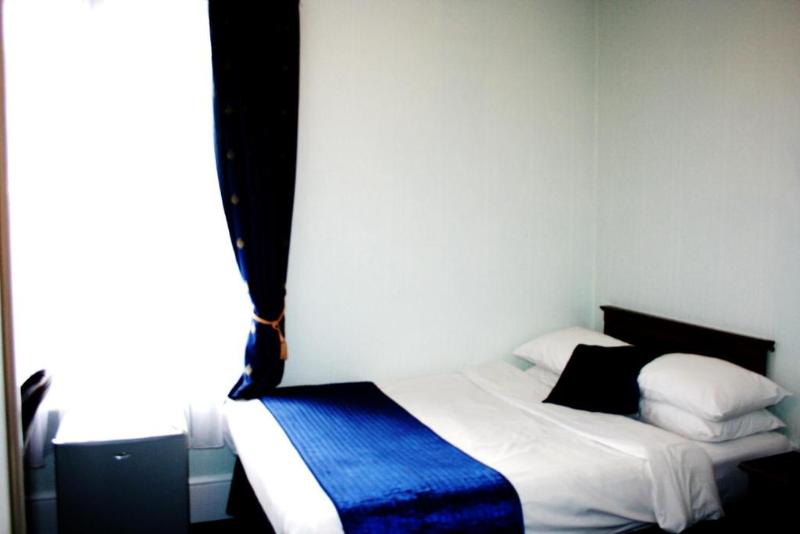 Ilfracombe House Hotel - Oda
