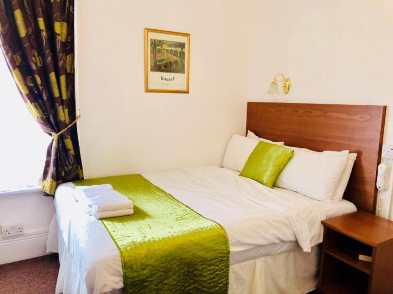 Ilfracombe House Hotel - Oda