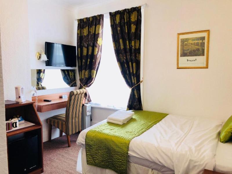 Ilfracombe House Hotel - Oda