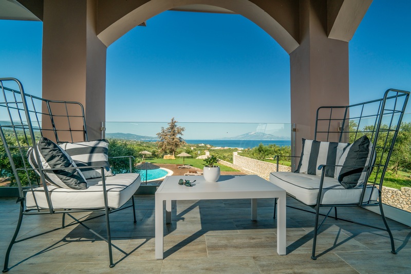 Elegance  Luxury Executive Suites - Teras