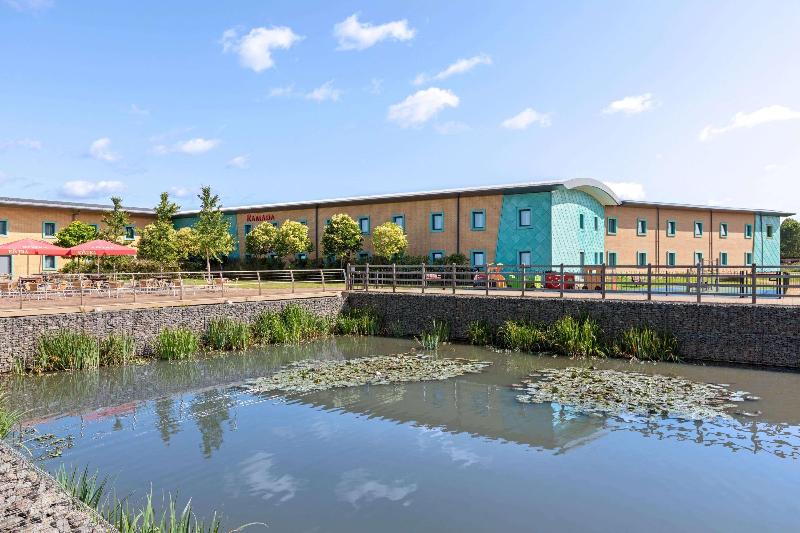 Ramada by Wyndham Cobham - Genel