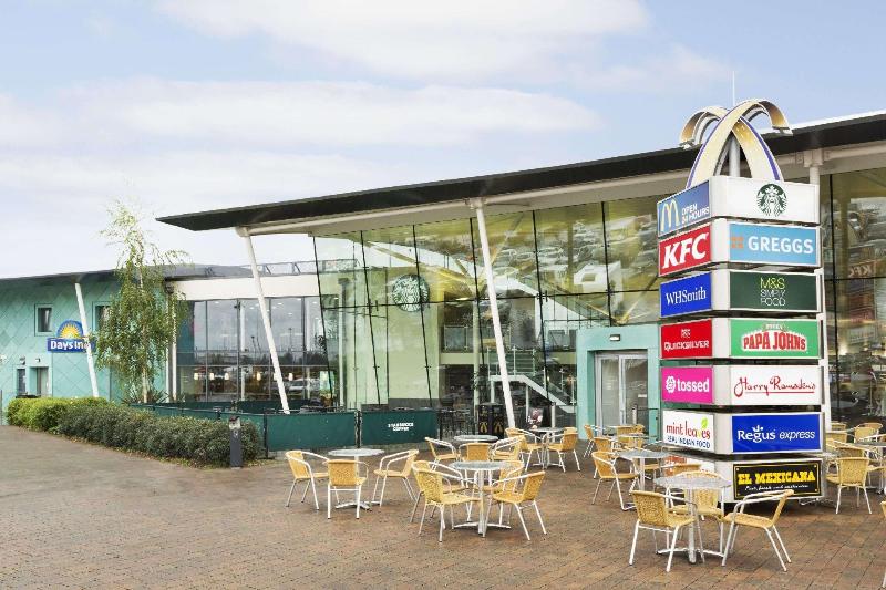 Ramada by Wyndham Cobham - Genel
