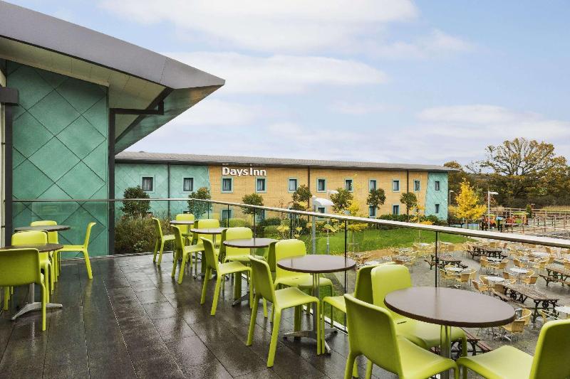 Ramada by Wyndham Cobham - Genel
