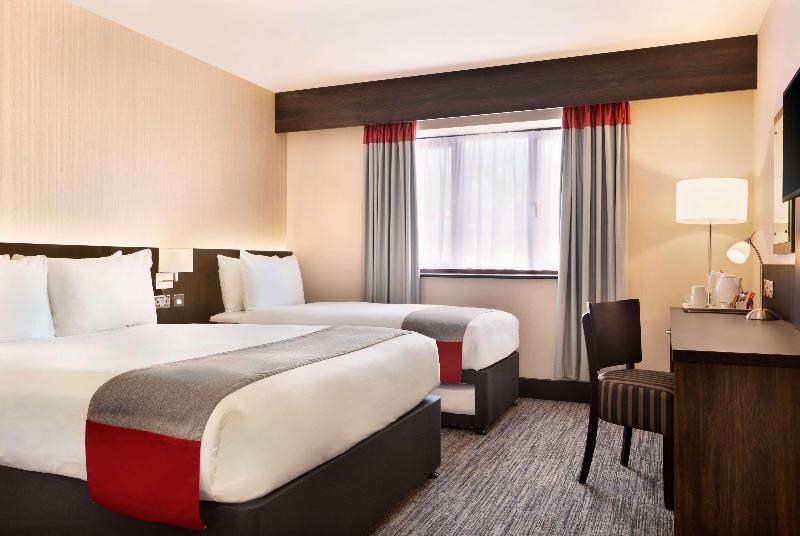 Ramada by Wyndham Cobham - Oda