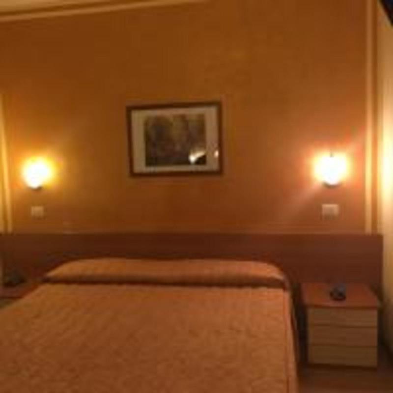Hotel Nuovo Rondo   Sesto San Giovanni - Oda