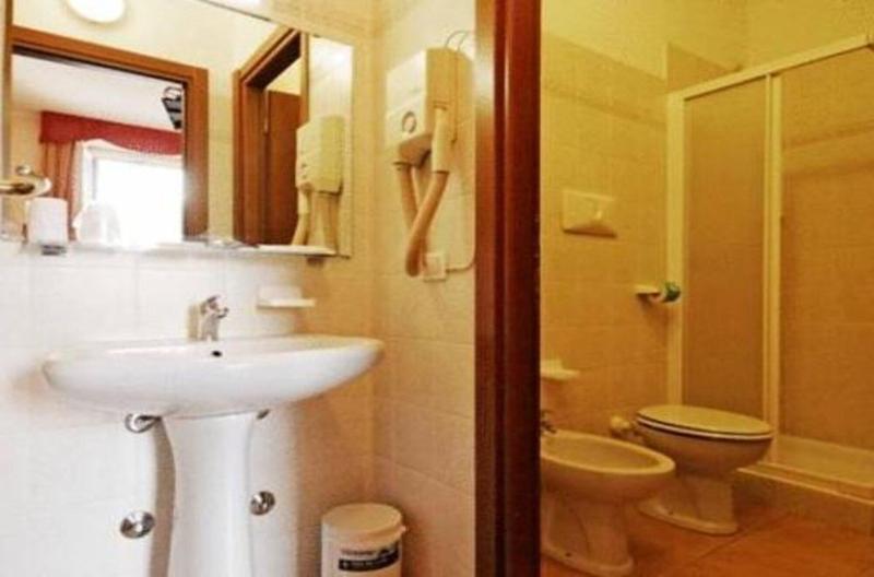 Hotel Nuovo Rondo   Sesto San Giovanni - Oda