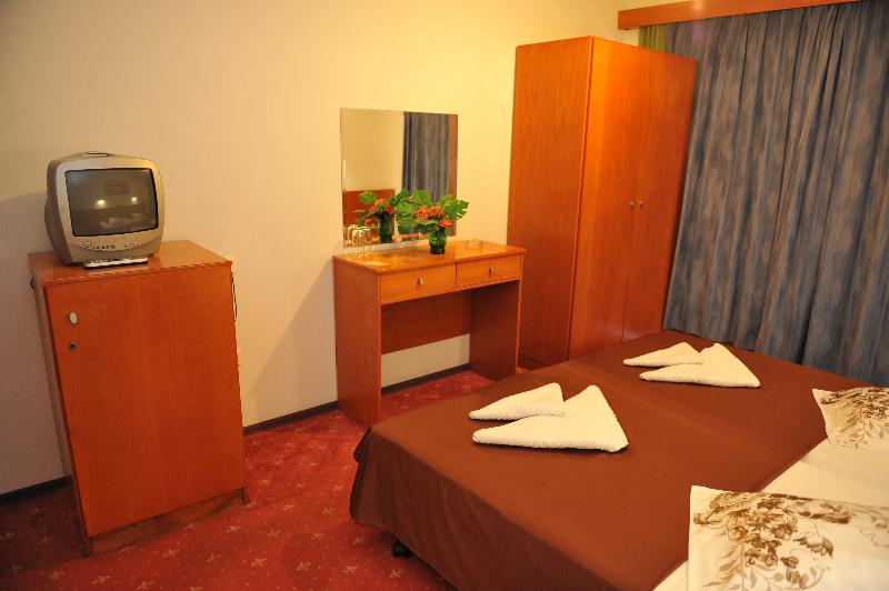 Heleni Beach Hotel - Oda