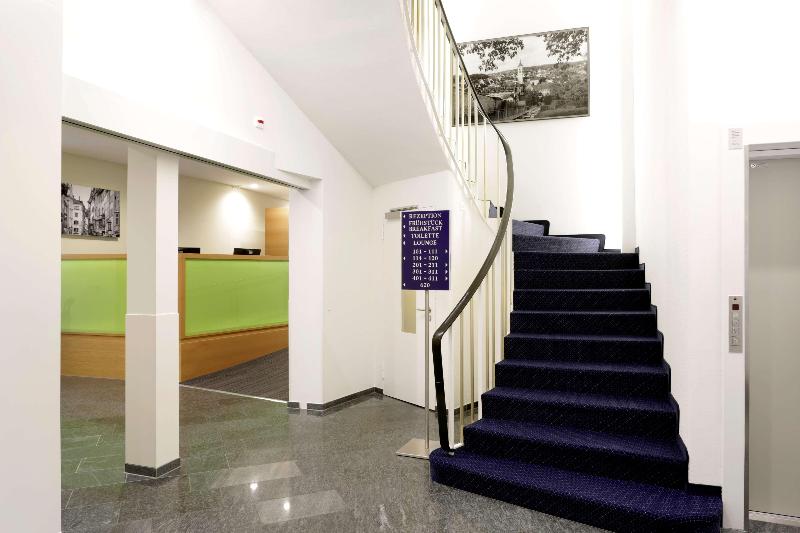 Best Western Plus Hotel Bahnhof - Lobi