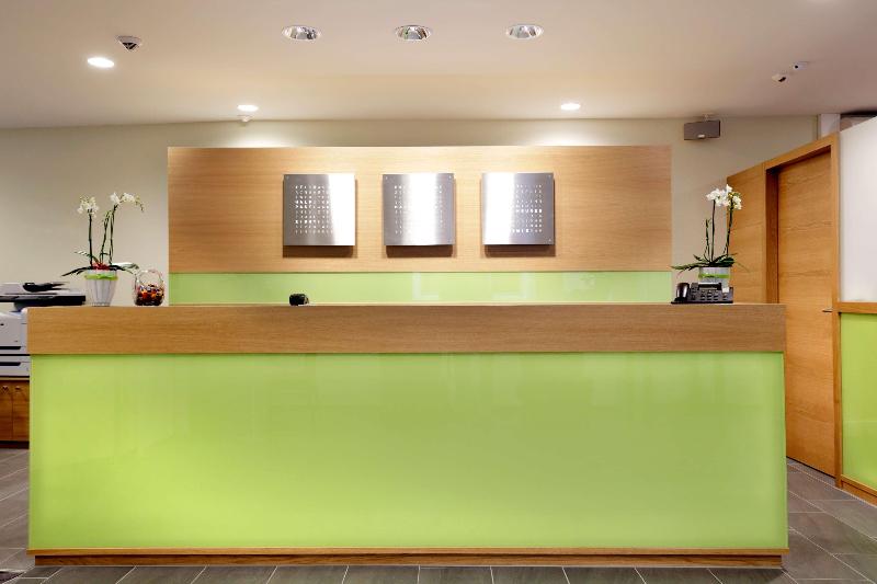 Best Western Plus Hotel Bahnhof - Lobi