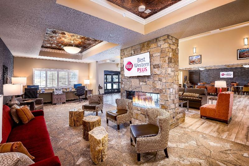 Best Western Plus Hotel Bahnhof - Lobi