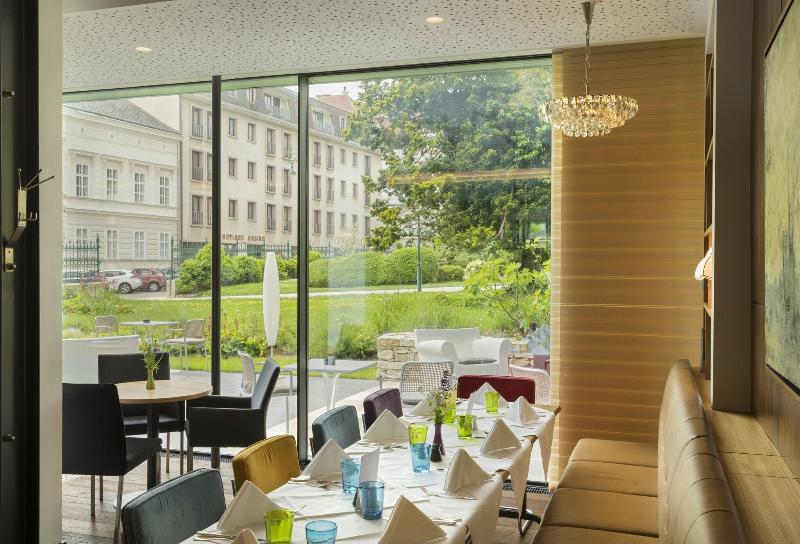 At the Park Hotel - Aktivite