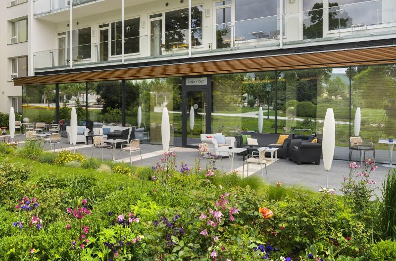 At the Park Hotel - Genel