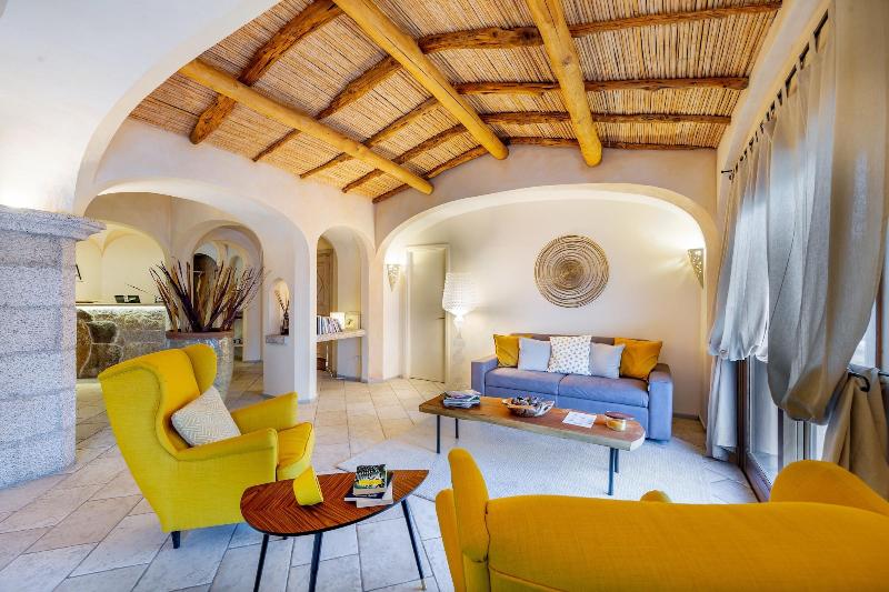 Hotel S'Olias - Lobi