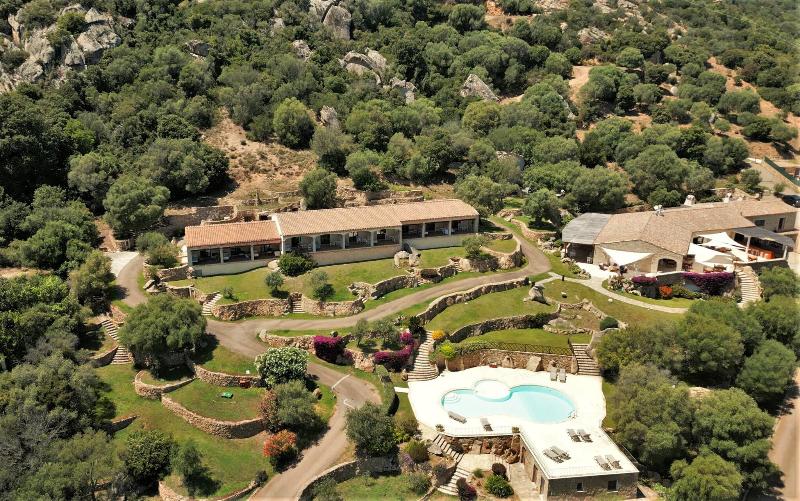 Hotel S'Olias - Genel