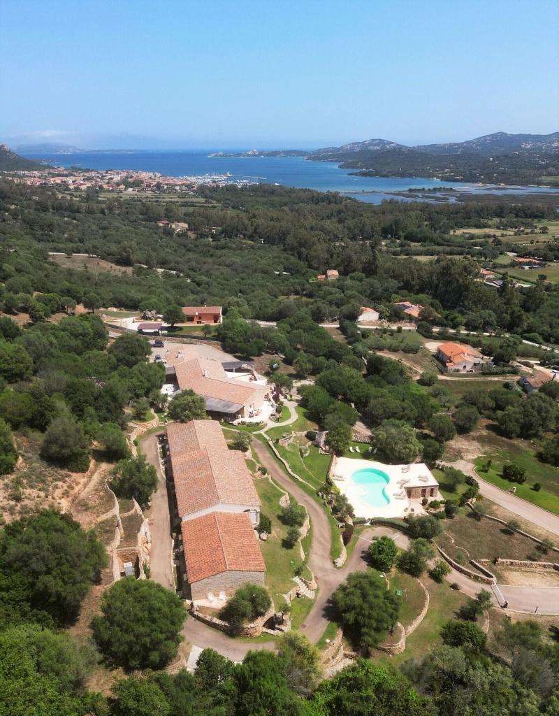 Hotel S'Olias - Genel