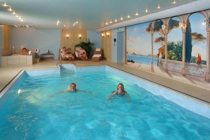 Parkhotel Nieheim - Havuz