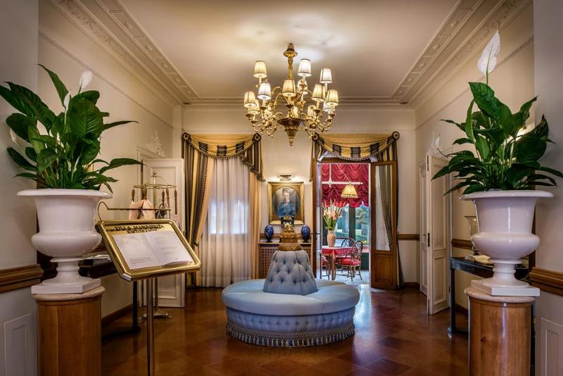 Romantik Hotel Villa Margherita - Lobi